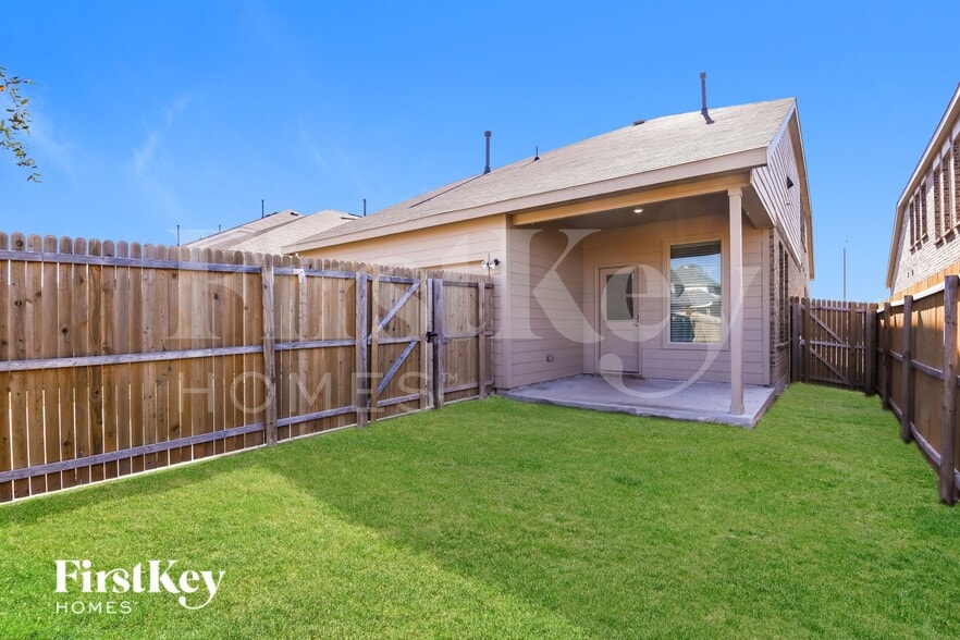 Building Photo - 2512 Northcote Dr