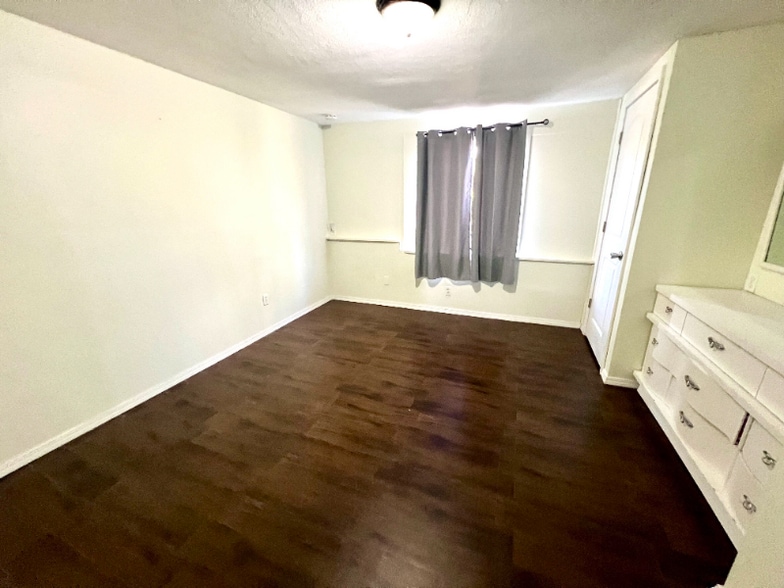 Building Photo - 2540 Sistina St