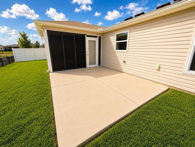 Building Photo - 6743 Mary Lp
