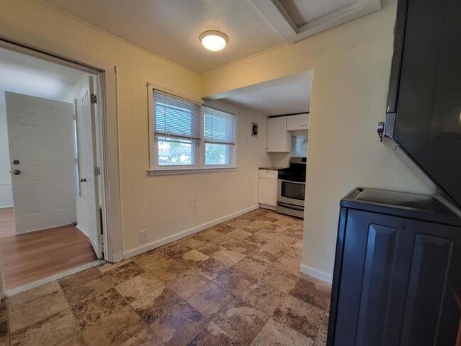 Building Photo - 53 Salem Pl