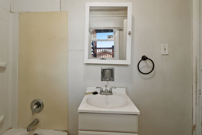 Building Photo - 416 First St_BT