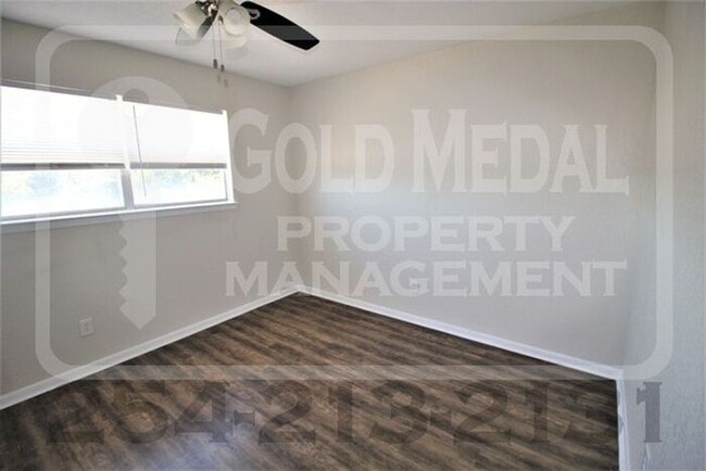 Building Photo - 609 Sunset Ln