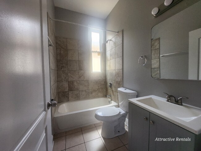 Building Photo - 6606 S Evans Ave