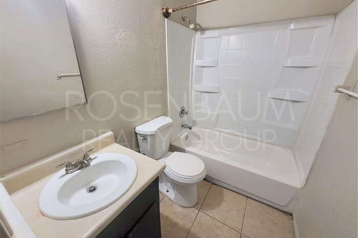 Building Photo - 1726 E 6th Ave