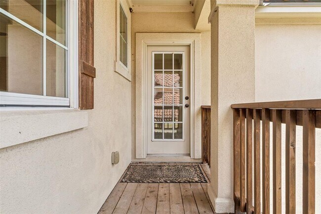 Building Photo - 15528 Interlachen Dr