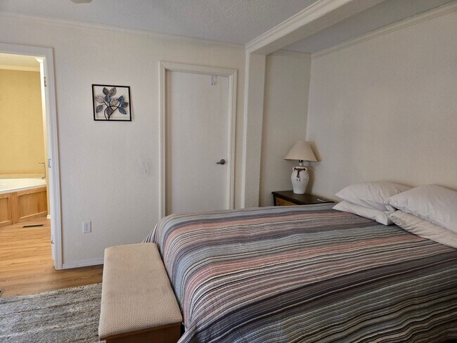 Building Photo - Spacious Home Near Mechem