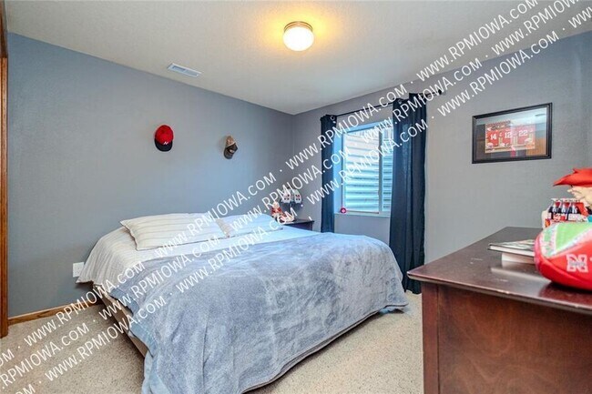 Building Photo - 10308 Catalina Dr