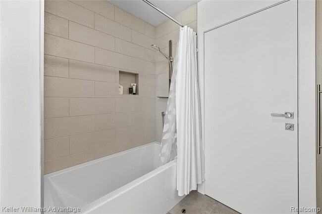 Building Photo - 284 Eliot St