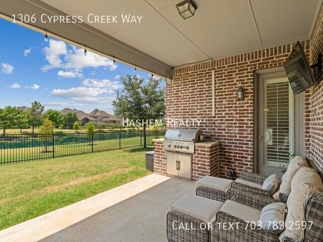 Building Photo - 1306 Cypress Creek Way