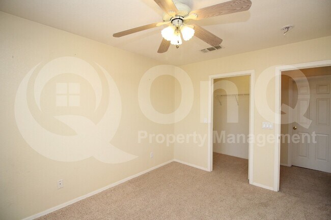 Building Photo - 7460 W Lone Cactus Dr