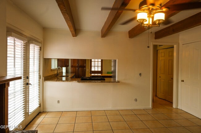 Building Photo - 5822 Beaumont Pl