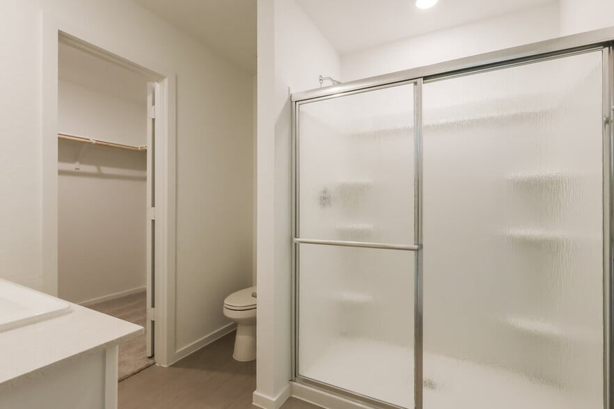 Building Photo - 609 Craven St