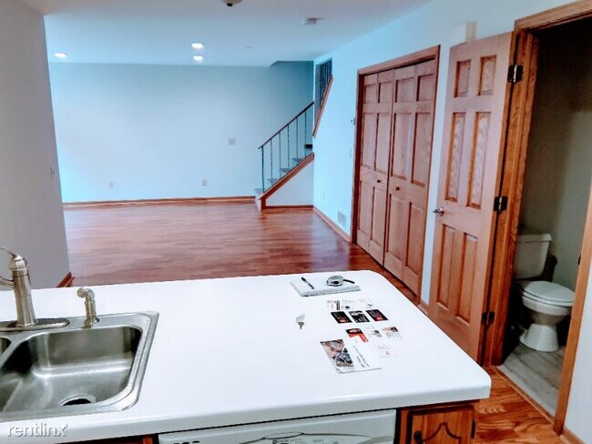 Building Photo - 3 br, 3 bath Townhome - 1530 Cottage Dr