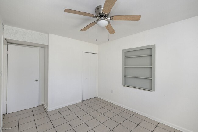 Building Photo - 510 Sharon Cir