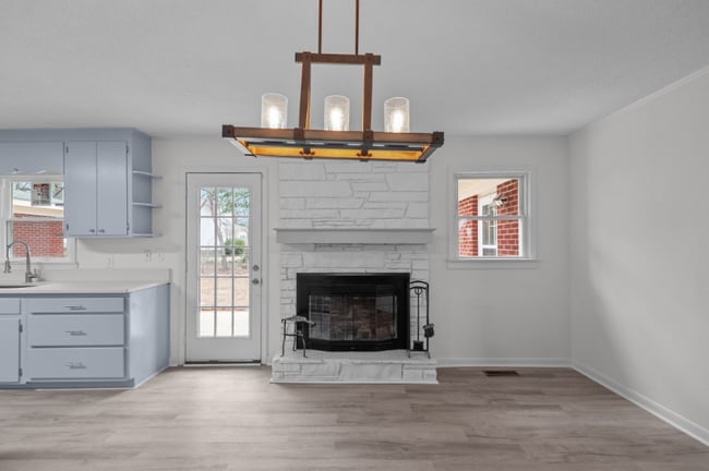 Building Photo - 205 Woodside Dr