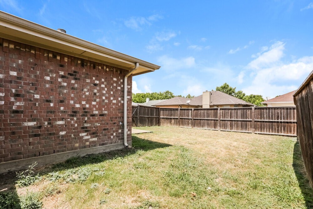 Building Photo - 1711 Venus Dr W