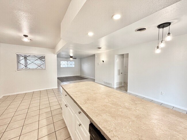 Building Photo - Charming 3-Bedroom Home with 2-Car Garage Near Shopping & Ft. Sam