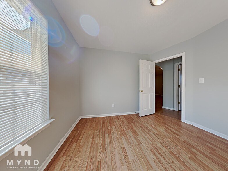 Building Photo - 6012 Bradford Ct
