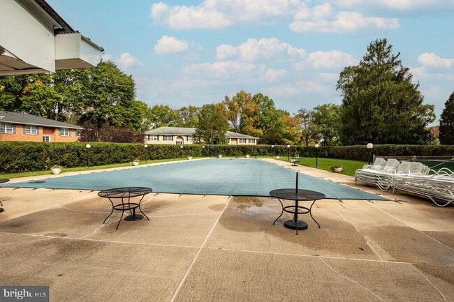 Building Photo - 206 Crocker Dr