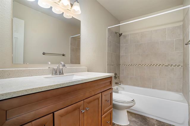 Building Photo - 3420 Jonquil Ln