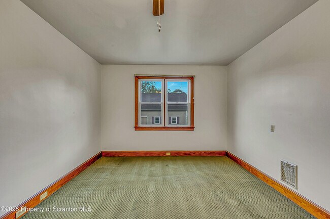 Building Photo - 443 14th Ave