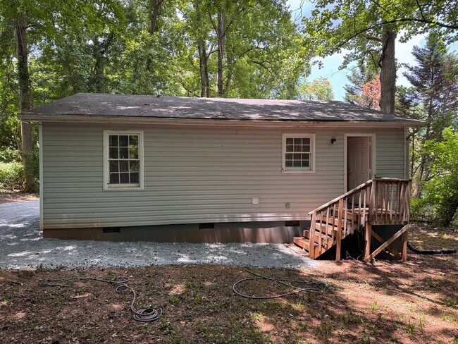 Building Photo - 2 BED, 1 BATH HOME LOCATED IN RAMSEUR
