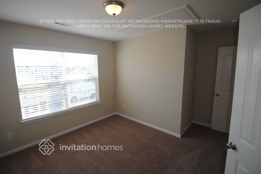 Building Photo - 214 Glencroft Dr