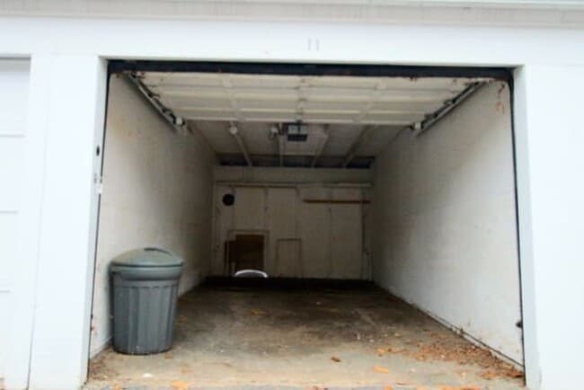Building Photo - 36 Williamsburg Dr