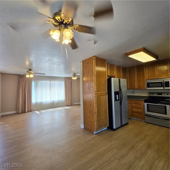 Building Photo - 630 E Simkins Rd