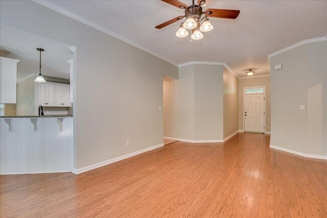 Building Photo - 1021 Mansford Ln