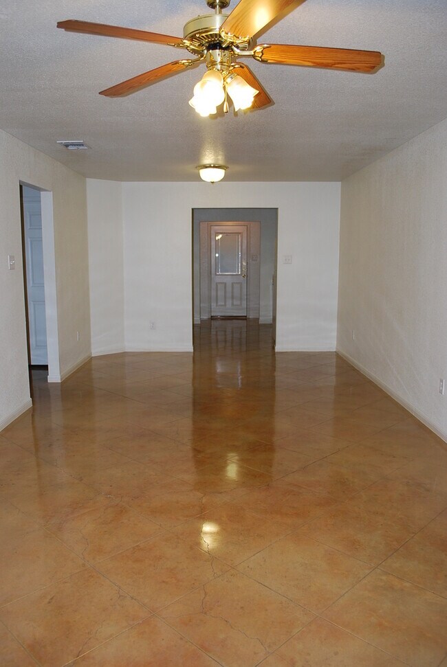 Building Photo - 938 RAMB