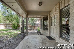 Building Photo - 1518 Vista Del Monte