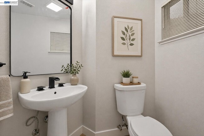 Building Photo - 4039 Ghiotti Ct