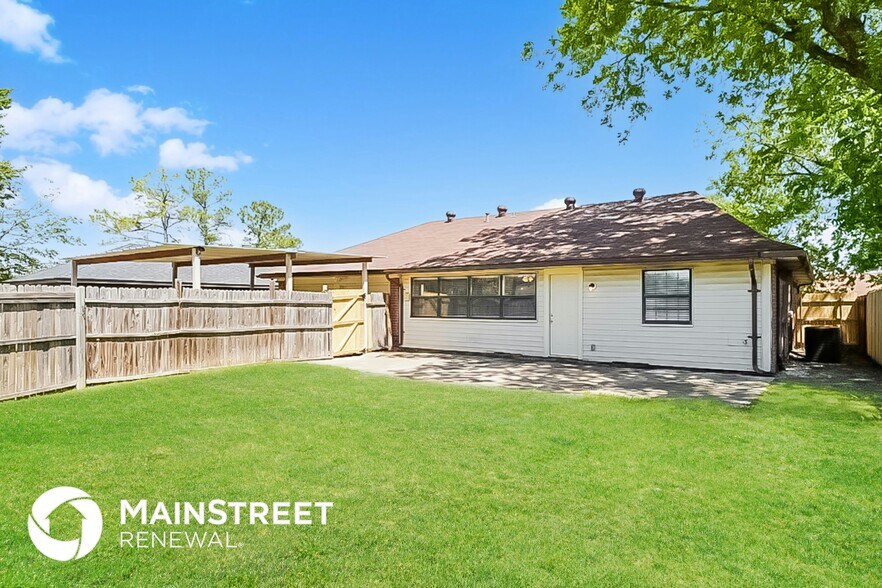 Building Photo - 2505 Trenton Dr