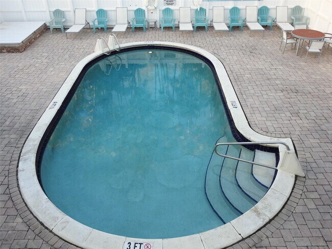 Building Photo - 1872 NE 46th St