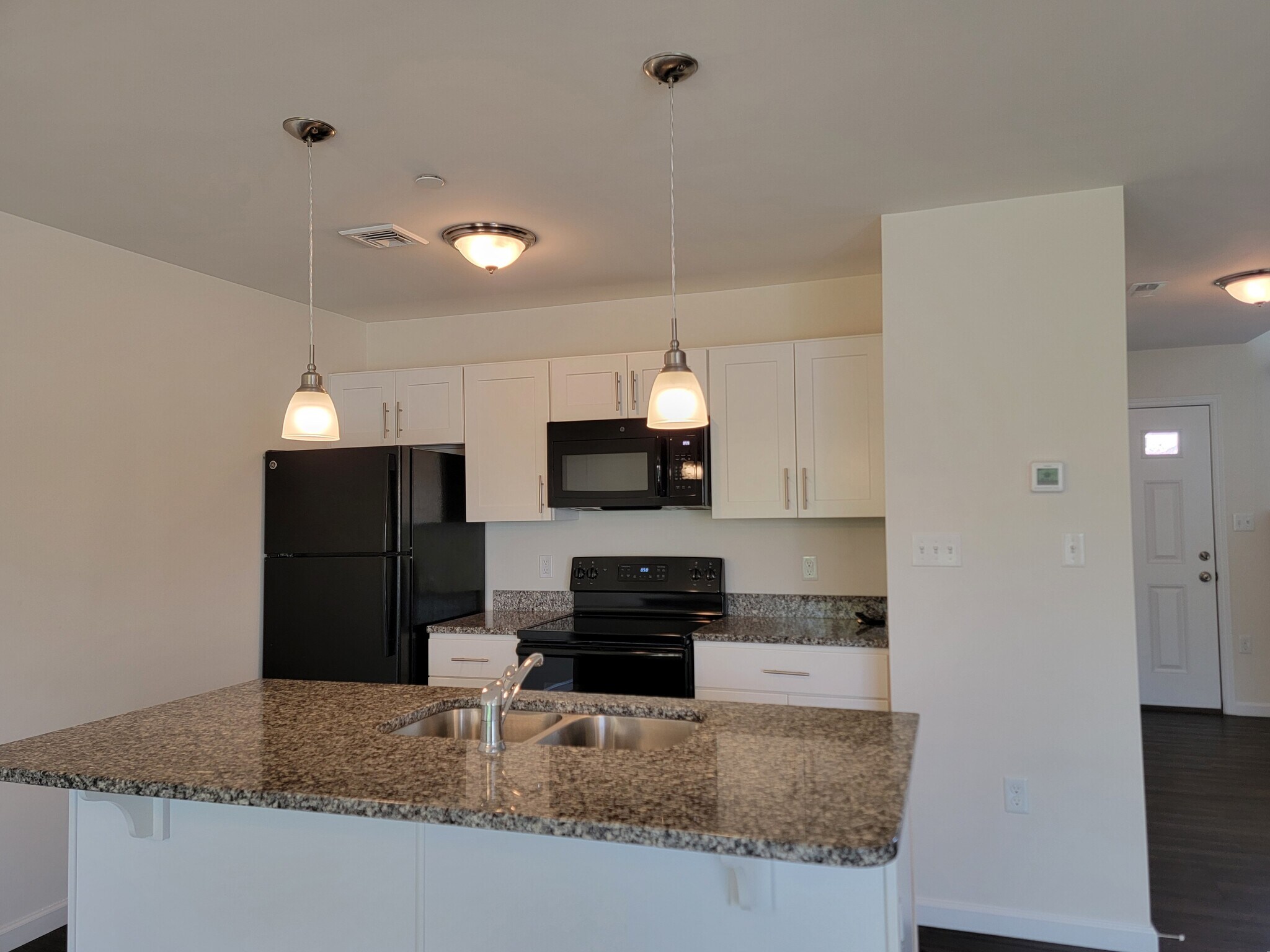 Building Photo - 62 Rollins Ln