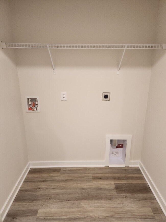 Building Photo - 693 Olivia St