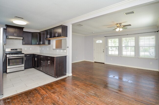 Building Photo - 1028 Caperton St