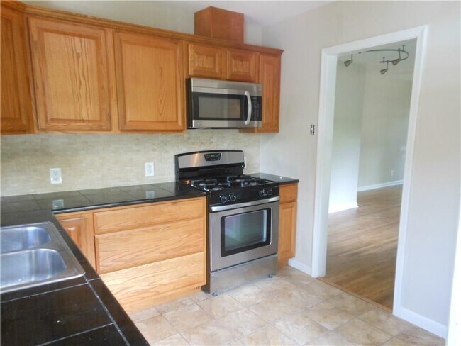 Building Photo - 4615 Banister Ln