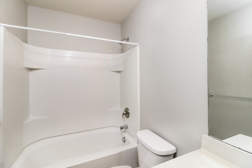 Building Photo - 10009 Calcite Dr