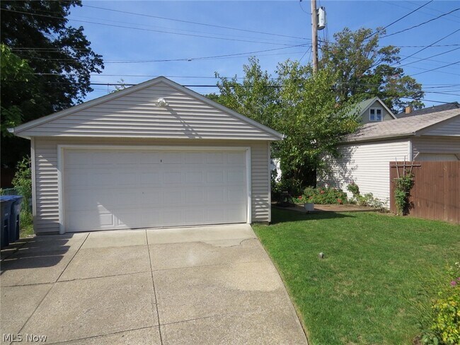 Building Photo - 2126 Richland Ave