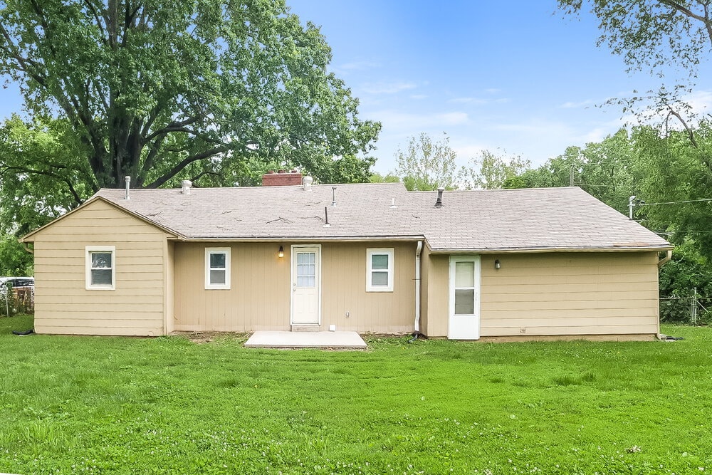 Building Photo - 2125 NE Gaddy Rd