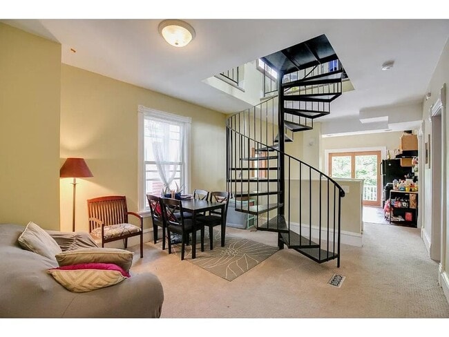 Building Photo - 2556 Dupont Ave S