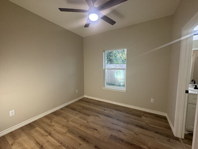 Building Photo - New 4BR/2.5BA Home – Perfect for Roommates, Walk to Campus!