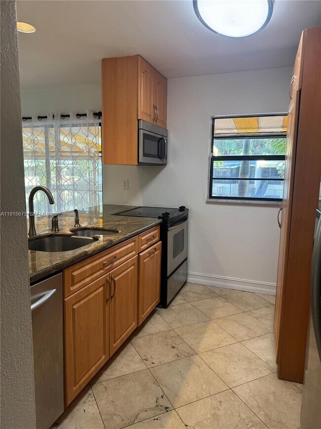 Building Photo - 7000 Crown Gate Ct