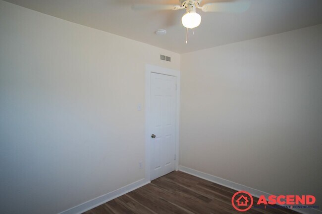 Building Photo - 412 El Tejon Ave