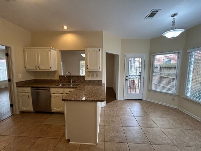 Building Photo - Gated Community on the Island! Bonus Room!...