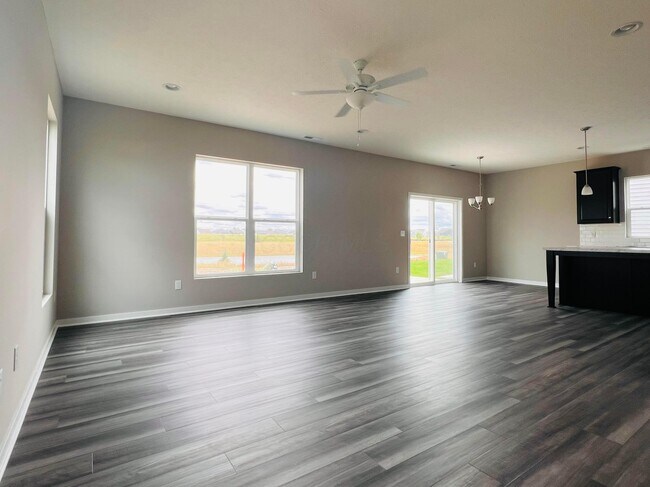 Building Photo - 7101 Unitas Lp