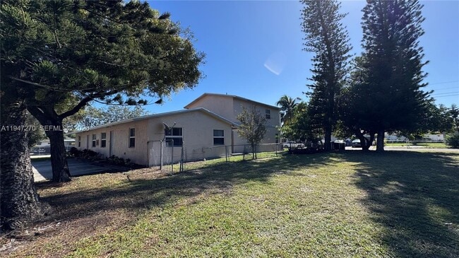 Building Photo - 2099 NW 26th Ave