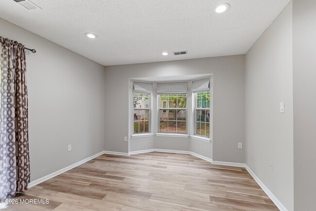 Building Photo - 5 Whistler Dr